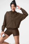 Alo Yoga Unisex Accolade Hoodie in espresso brown fleece, pullover style with a relaxed fit, front pocket and hood.
